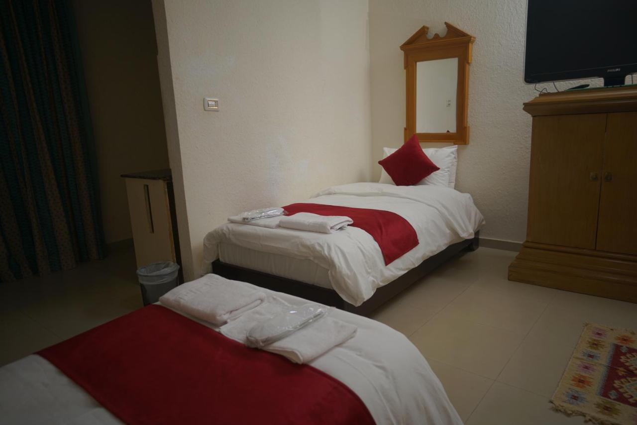 Petra Home Hotel Вади Муса Экстерьер фото