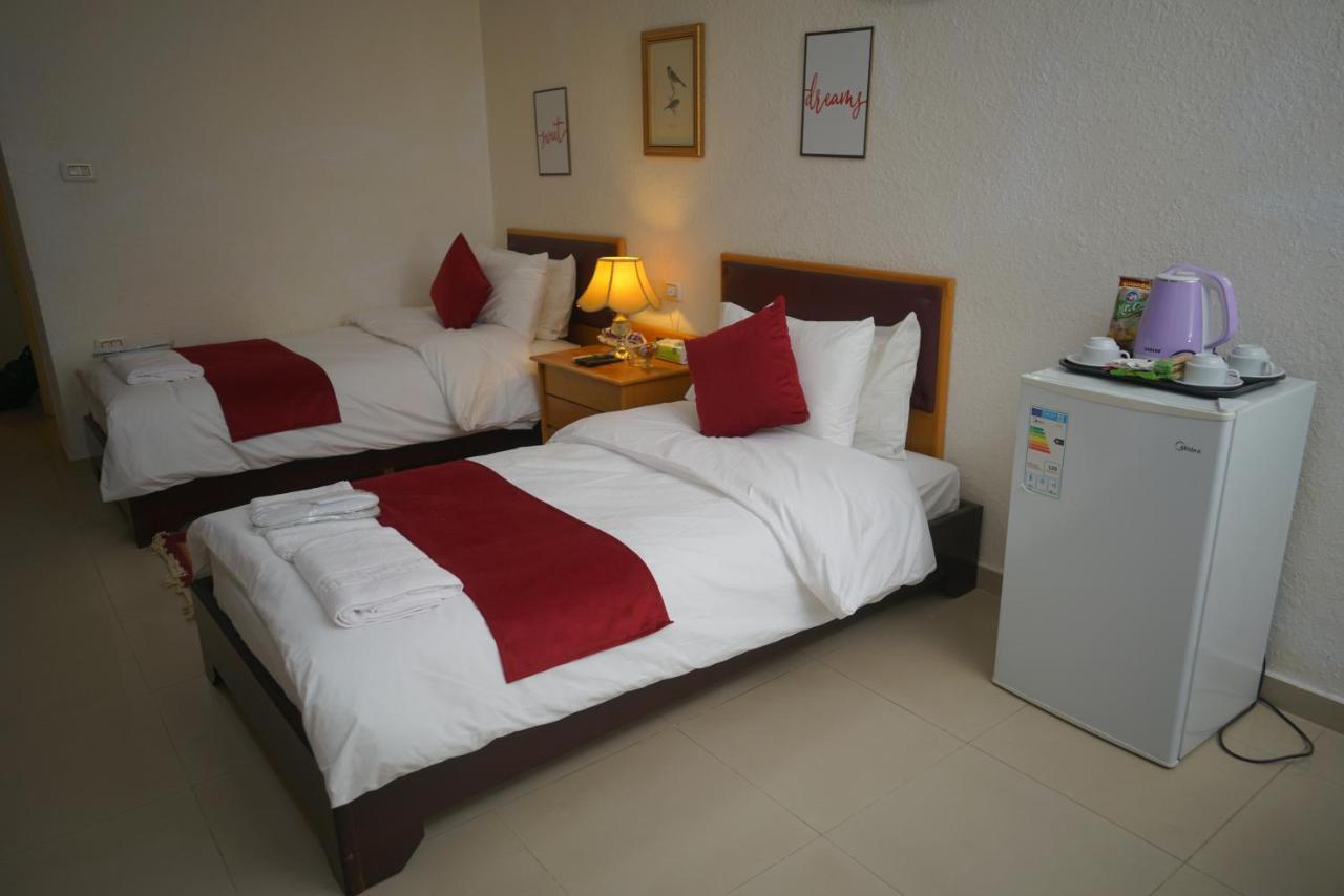Petra Home Hotel Вади Муса Экстерьер фото