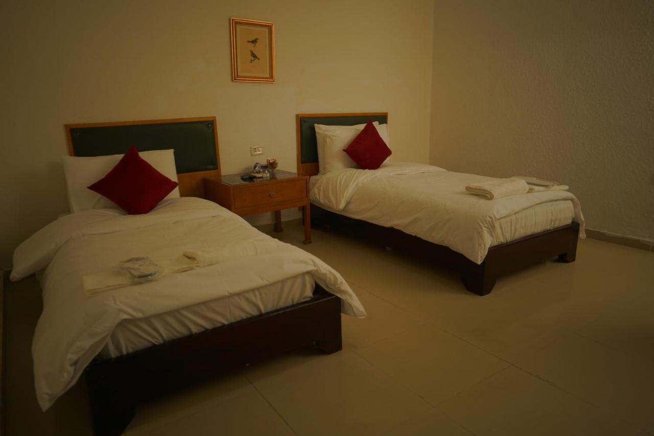 Petra Home Hotel Вади Муса Экстерьер фото